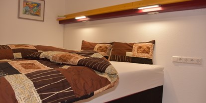Monteurwohnung - Bettwäsche: Bettwäsche inklusive - PLZ 88639 (Deutschland) - alle Schlafräume haben Einzelbetten - auch als Doppelbett möglich
alle Schlafräume haben ein TV Gerät + einen Schrank  - Bantles FeWo Hohenzollern, Sigmaringen
