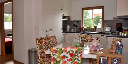 Monteurwohnung - Einzelbetten - Meßkirch - Foto: moderne und bestens ausgestattete Ferienwohnung mit hervorragens ausgestatteter Einbauküche - Bantles FeWo Hohenzollern, Sigmaringen