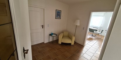 Monteurwohnung - Badezimmer: Gemeinschaftsbad - Franken - Eingangsbereich im 1 OG - Haus Herberge am Waldrand 