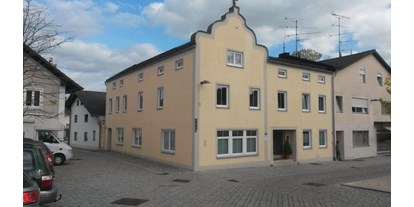 Monteurwohnung - Kühlschrank - Loiching - Die Wohnung befindet sich im OG - Gottfried Gebauer