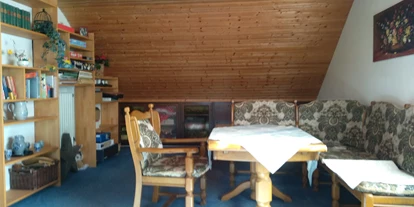 Monteurwohnung - Küche: eigene Küche - PLZ 58708 (Deutschland) - Esszimmer  (Wohnzimmer und Esszimmer sind 1 Raum) - Ferienwohnung Veserde