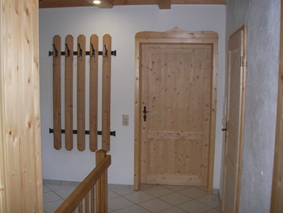 Monteurwohnung - Badezimmer: eigenes Bad - Küps - Treppenhaus - Villa Lucia in Kulmbach