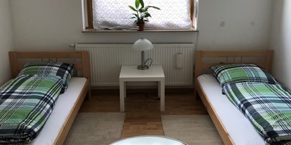 Monteurwohnung - Kühlschrank - PLZ 51067 (Deutschland) - Schlafzimmer 2 - Palms Zimmer