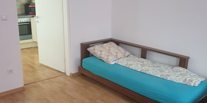 Monteurwohnung - Badezimmer: eigenes Bad - Bad Vöslau - Einzelbett - Neubauer