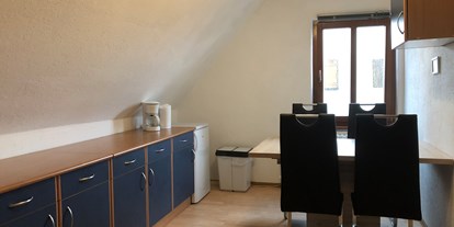 Monteurwohnung - Einzelbetten - Ensdorf (Amberg-Sulzbach) - Küche - (AM112) Gut ausgestattete Monteurwohnung 