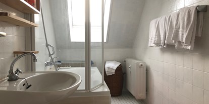 Monteurwohnung - Küche: eigene Küche - Ursensollen - Badezimmer - (AM112) Gut ausgestattete Monteurwohnung 