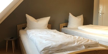Monteurwohnung - Bettwäsche: keine Bettwäsche - Ursensollen - Schlafzimmer 2 - (AM112) Gut ausgestattete Monteurwohnung 