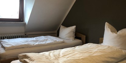 Monteurwohnung - TV - PLZ 92277 (Deutschland) - Schlafzimmer 2 - (AM112) Gut ausgestattete Monteurwohnung 