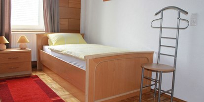 Monteurwohnung - Bettwäsche: Bettwäsche gegen Gebühr - Wershofen - Einzelschlafzimmer - Pension "Eifel-Landhaus" 