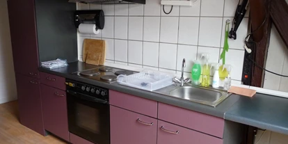 Monteurwohnung - Bettwäsche: Bettwäsche inklusive - PLZ 30880 (Deutschland) - Küche mit E-Geräten - Alte Post/ Katholische Grundschule