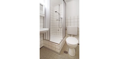 Monteurwohnung - Badezimmer: eigenes Bad - Teutoburger Wald - Duschbadezimmer mit WC - Bad Pyrmont, Dr.-Harnier-Str. 7, Single Appartement 20