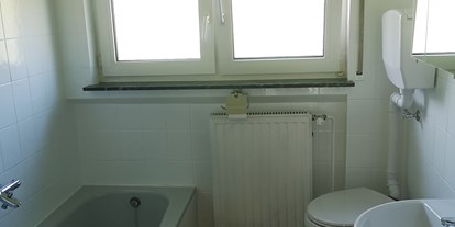 Monteurwohnung - Badezimmer: eigenes Bad - Dingdorf (Eifelkreis Bitburg-Prüm) - 4 Zimmer, Eifel, Nähe Belgien 