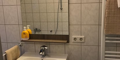 Monteurwohnung - Badezimmer: eigenes Bad - Schönwalde Schönwalde - Siedlung - 6 Betten in 4 Zimmer in Falkensee bei Berlin