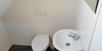 Monteurwohnung - Zimmertyp: Einzelzimmer - Speyer - Toilette in der 3 Zimmerwohnung - Apartment und Zimmervermietung Mannheim
