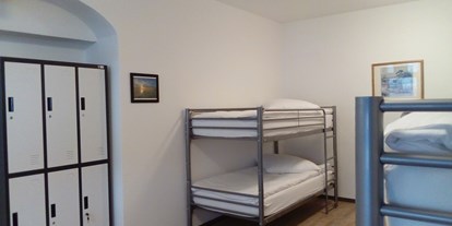 Monteurwohnung - Bettwäsche: Bettwäsche gegen Gebühr - PLZ 93356 (Deutschland) - Schlafzimmer mit Etagenbetten bereits ab 22 Euro pro Nacht - Hostel am Ostentor