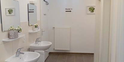 Monteurwohnung - Küche: eigene Küche - Alteglofsheim - Gemeinschaftsbadezimmer - Hostel am Ostentor