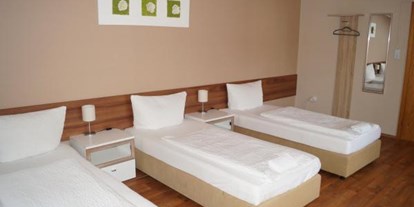 Monteurwohnung - Zimmertyp: Mehrbettzimmer - Teutoburger Wald - Dreibettzimmer - Yuriy Luchyt