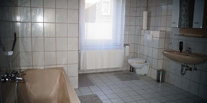 Monteurwohnung - Badezimmer: eigenes Bad - Blomberg Blomberg - Apartment L Bad - Yuriy Luchyt
