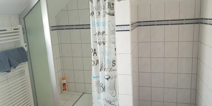 Monteurwohnung - Badezimmer: Gemeinschaftsbad - PLZ 21729 (Deutschland) - Dusche - Zimmervermietung Hansen 