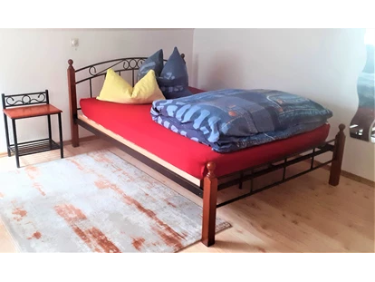 Monteurwohnung - Bettwäsche: Bettwäsche inklusive - Kolbingen - Einzelzimmer/großes Bett - Monteurzimmer im Höfle