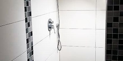 Monteurwohnung - Küche: Gemeinschaftsküche - PLZ 78073 (Deutschland) - begehbare Dusche im Bad - Monteurzimmer im Höfle