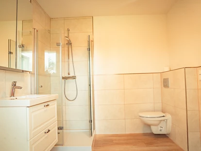 Monteurwohnung - Badezimmer: eigenes Bad - PLZ 24897 (Deutschland) - Badezimmer 3 Raum Wohnung - Monteurzimmer in Ostseenähe
