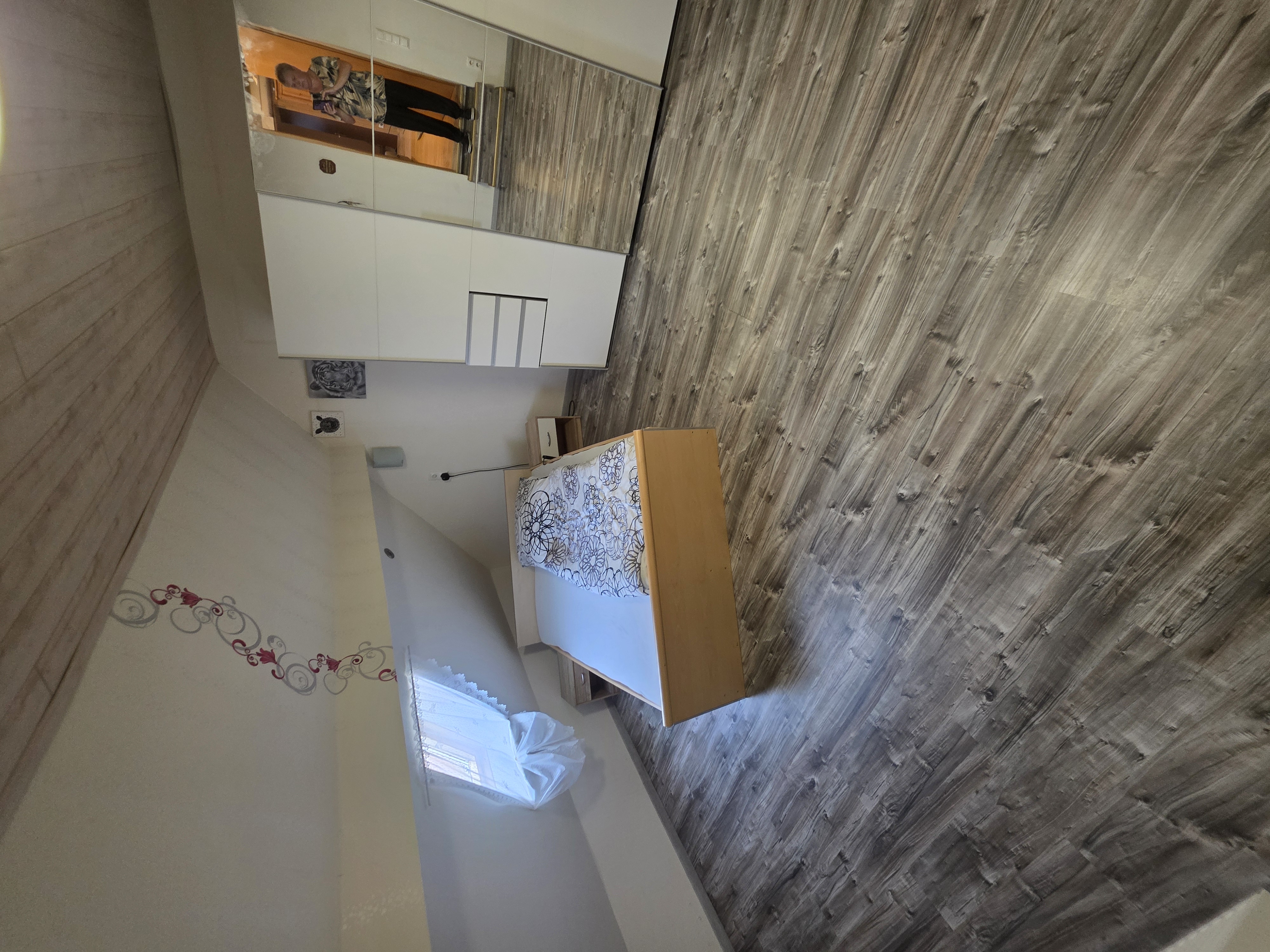 Monteurzimmer - Schönen großes Zimmer mit Dopoelbett und 1 Einzelbett - Weber