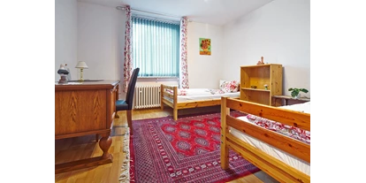 Monteurwohnung - Badezimmer: eigenes Bad - PLZ 32683 (Deutschland) - Schlafzimmer mit zwei Einzelbetten - Bad Pyrmont, Dr.-Harnier-Str. 7, Ferienwohnung 15