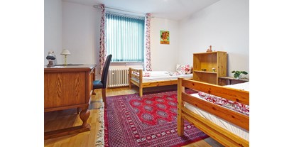 Monteurwohnung - Kaffeemaschine - PLZ 32825 (Deutschland) - Schlafzimmer mit zwei Einzelbetten - Bad Pyrmont, Dr.-Harnier-Str. 7, Ferienwohnung 15
