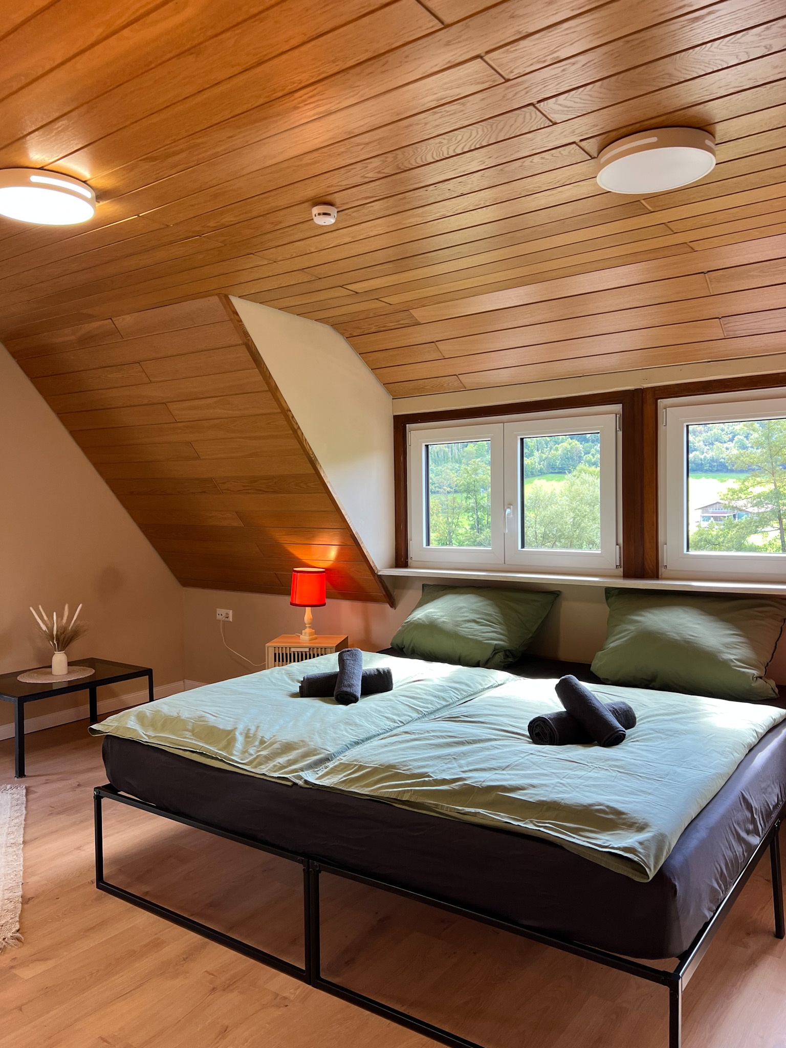 Monteurwohnung: Monteurwohnung 6 Pers/4SZ. Untermünkheim • Küche, WLAN, Parkplatz, Waschmaschine