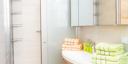 Monteurwohnung - Küche: eigene Küche - Mannswörth - Sissi Badezimmer & Dusche

Sissi Bathroom & shower - Senator-Flats Sissi