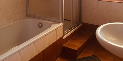 Monteurwohnung - Kühlschrank - Ragösen - Badezimmer  - Monteurwohnung Gube 