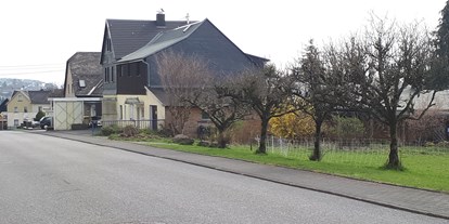 Monteurwohnung - Hessen Süd - Vollansicht Haus - Ferienwohnung Mika 1km von Bad Marienberg