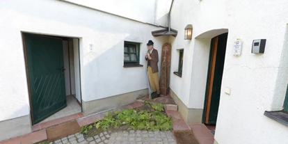 Monteurwohnung - PLZ 2143 (Österreich) - Eingang Appartement
Einfang Bad mit WC und Sauna - Gästehaus Nitsch