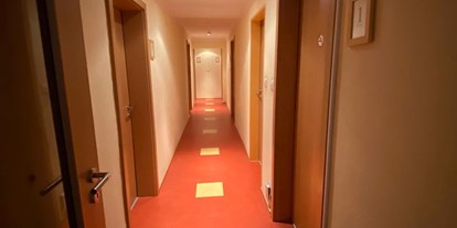 Monteurwohnung - Zimmertyp: Einzelzimmer - Baden-Württemberg - Flur von der Pension - Pension Vanessa Kronau
