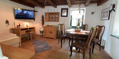 Monteurwohnung - Zimmertyp: Einzelzimmer - Österreich - Wohn - Schlafbereich (Einzelbett)
mit  Kamin
 - Landhaus Nitsch