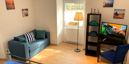Monteurwohnung - Zimmertyp: Einzelzimmer - Rheinhausen - Schlafzimmer 3 - Monteurwohnung Elfriede - Küche - TV - 2 Parkplätze - 2 Bäder