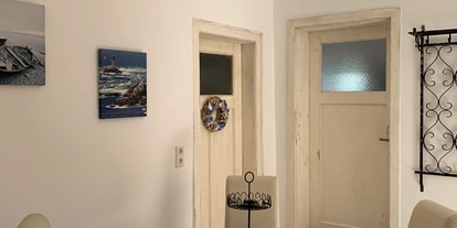 Monteurwohnung - Zimmertyp: Doppelzimmer - Freiamt - Essbereich - Monteurwohnung Elfriede - Küche - TV - 2 Parkplätze - 2 Bäder