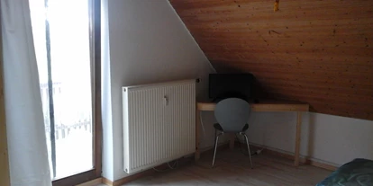 Monteurwohnung - Art der Unterkunft: Gästezimmer - PLZ 74653 (Deutschland) - In den Zimmern ist zum Teil Platz für ein drittes Bett - Haus Johann