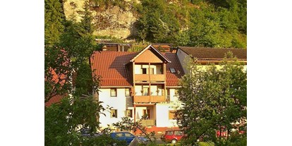 Monteurwohnung - Kühlschrank - Gößweinstein - 4-8 Personen, 4 Schlafzimmer, Komplett ausgestattet, Parkplatz, eig. Eingang