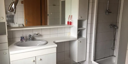 Monteurwohnung - Badezimmer: eigenes Bad - Schörgendorf (Kapfenberg) - Haus Feichtinger