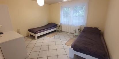 Monteurwohnung - Zimmertyp: Doppelzimmer - PLZ 4009 (Schweiz) - Schlafzimmer 1 - Ferienwohnung Patrizia