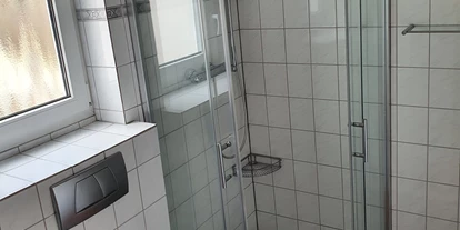 Monteurwohnung - Badezimmer: eigenes Bad - Wies (Landkreis Lörrach) - Dusche & WC EG - Ferienwohnung Patrizia