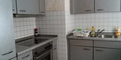 Monteurwohnung - Zimmertyp: Einzelzimmer - Fußgönheim - Küche mit Backofen und Herd - Monteurzimmer Mannheim - Ludwigshafen