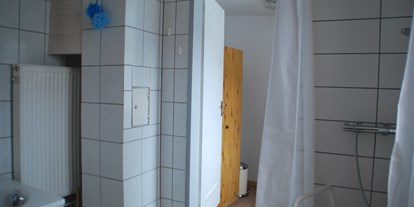 Monteurwohnung - Zimmertyp: Doppelzimmer - Würzburg Versbach - Dusche - Schlafen wie Zuhause