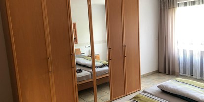 Monteurwohnung - Zimmertyp: Einzelzimmer - Edermünde - Das Schlafzimmer mit Doppelbett - Zum Langenberg