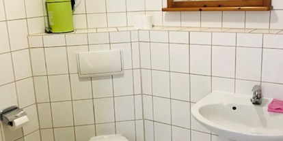 Monteurwohnung - Badezimmer: eigenes Bad - Lühmannsdorf - Helle renovierte Wohnungen in Karlshagen auf Usedom 