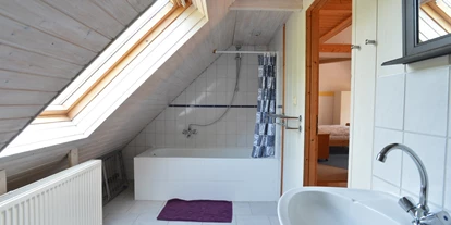 Monteurwohnung - Badezimmer: eigenes Bad - Minzow - FEWO Traberstall - Ferienhof Zislow