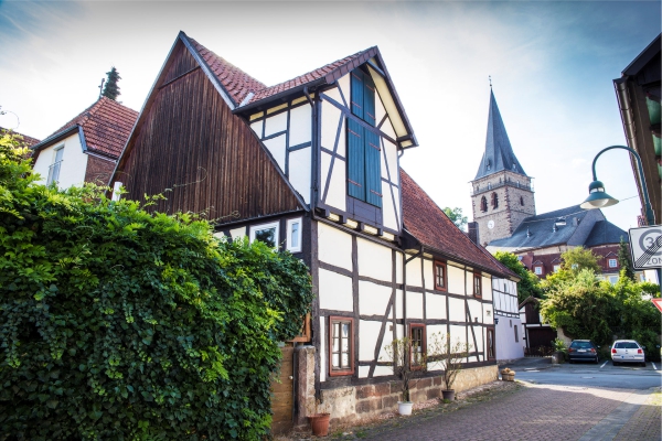 Monteurzimmer - Außenansicht - Gemütliches Fachwerkhaus - BruKonHomes