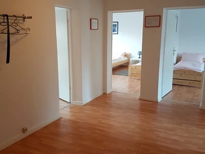 Monteurwohnung - Badezimmer: eigenes Bad - Calden - Monteurzimmer Ferienwohnung Kassel Zentrum